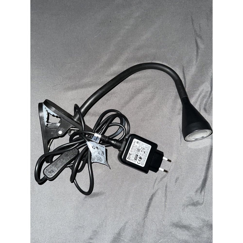 Desk lamp with European plug